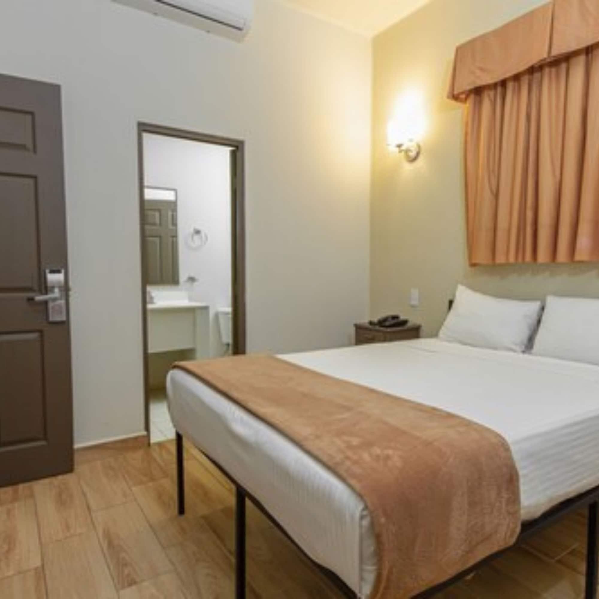 Hotel Plaza Del Arco Express มอนแตร์เรย์ ภายนอก รูปภาพ