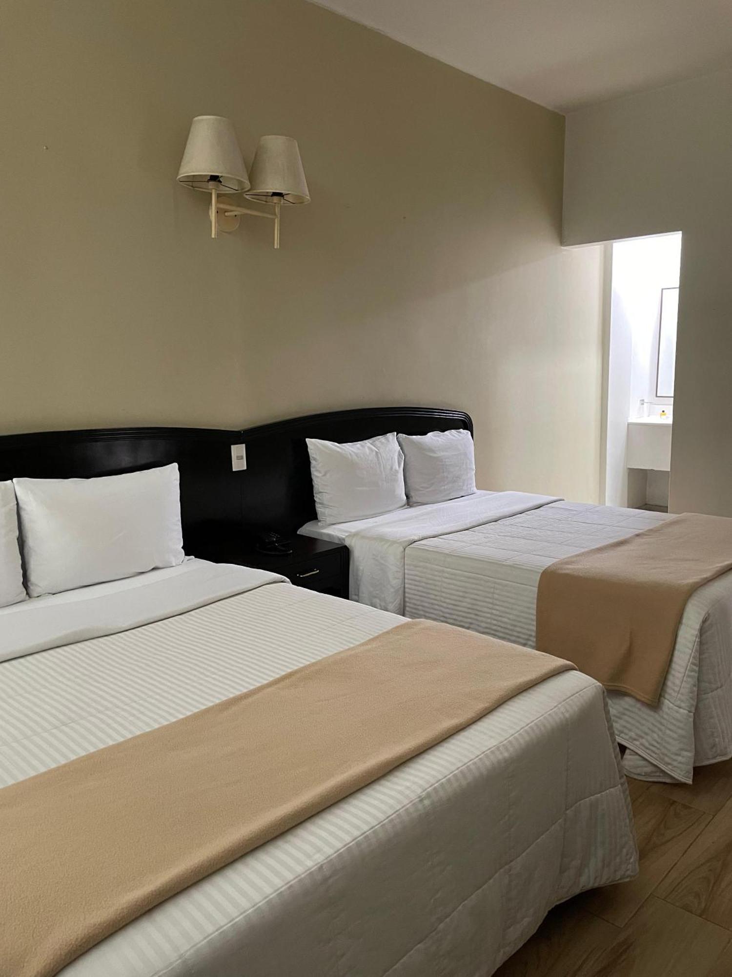 Hotel Plaza Del Arco Express มอนแตร์เรย์ ภายนอก รูปภาพ
